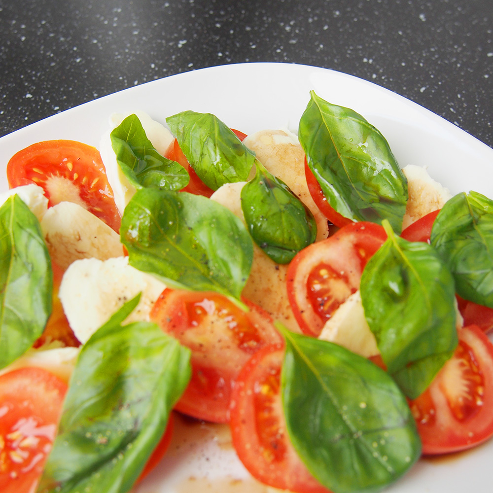 TomateMozzarella mit BioOlivenölzubereitung Tomate extra nativ Dr